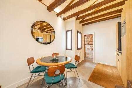 Peaceful Y Beautiful Apt In La Latina Appartement Madrid Buitenkant foto
